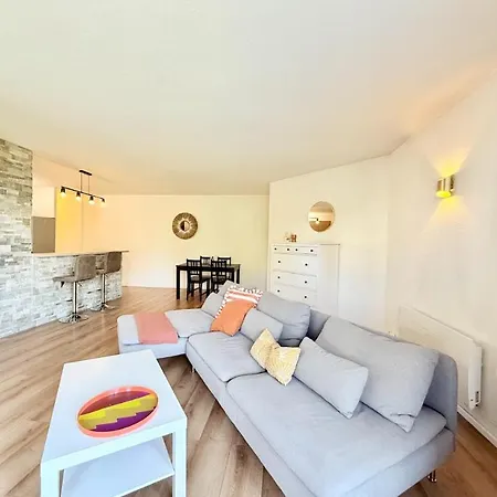Apartament M099 Elegant T3 Avec Balcon Paisible *